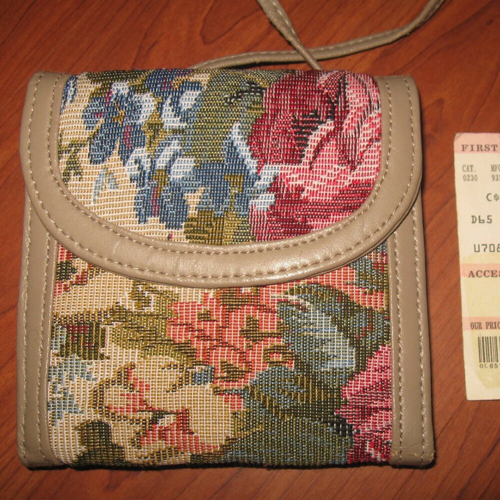 Vintage Tapestry Change Purse Wristlet Wallet with Strap Tan 90's Y2k